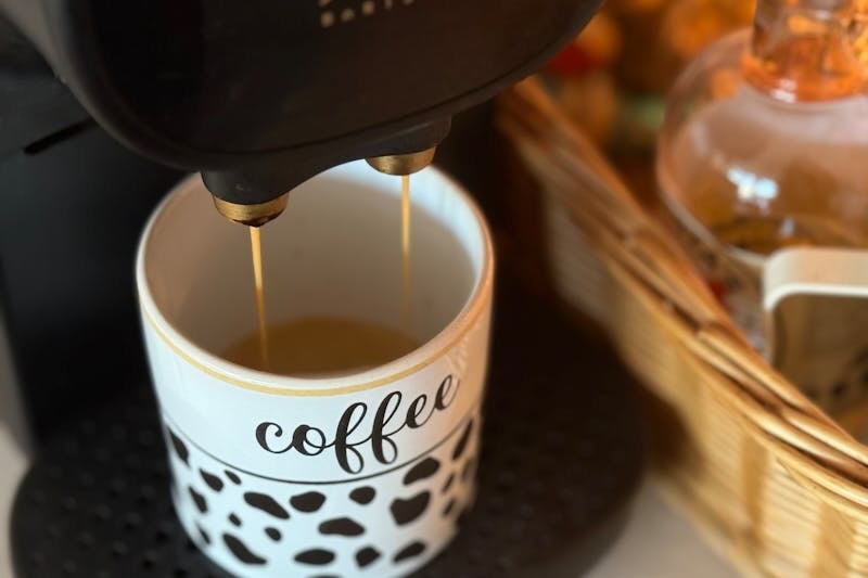 Dobry ekspres do kawy ciśnieniowy z młynkiem