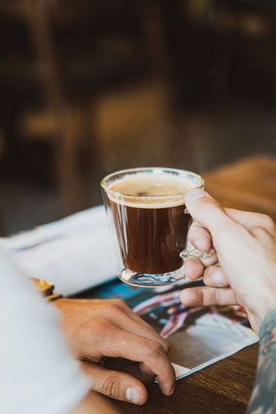 Szklanki termiczne 250ml z uchem Vialli Design 2szt - obrazek 4